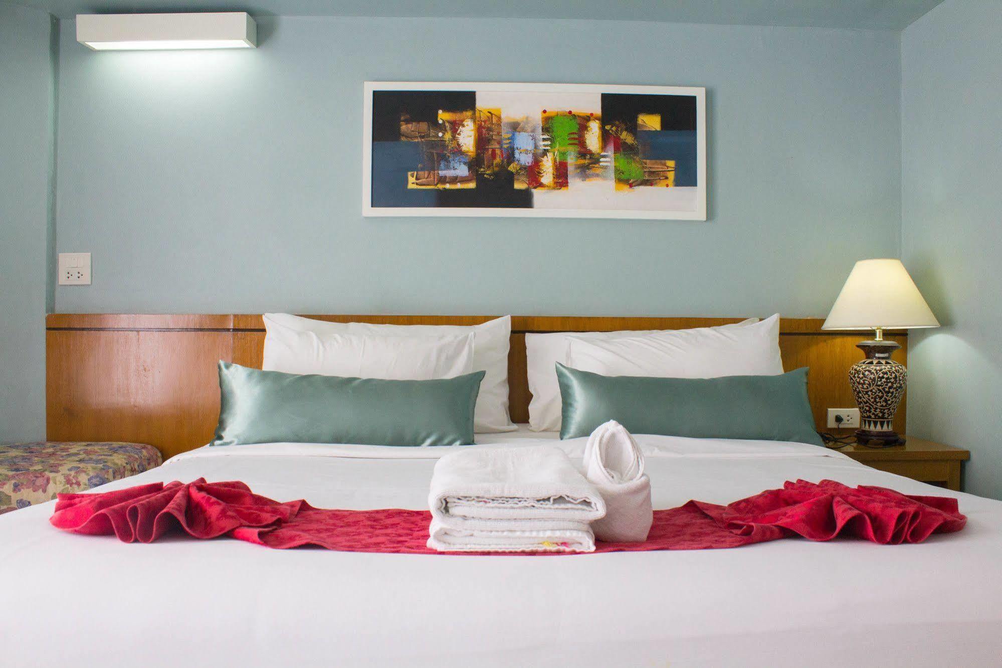 Villa Cha-Cha Phraathit Bangkok Kültér fotó